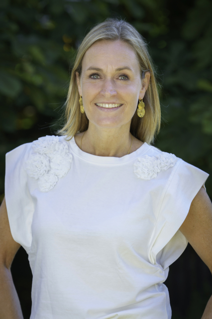Yvette Holl